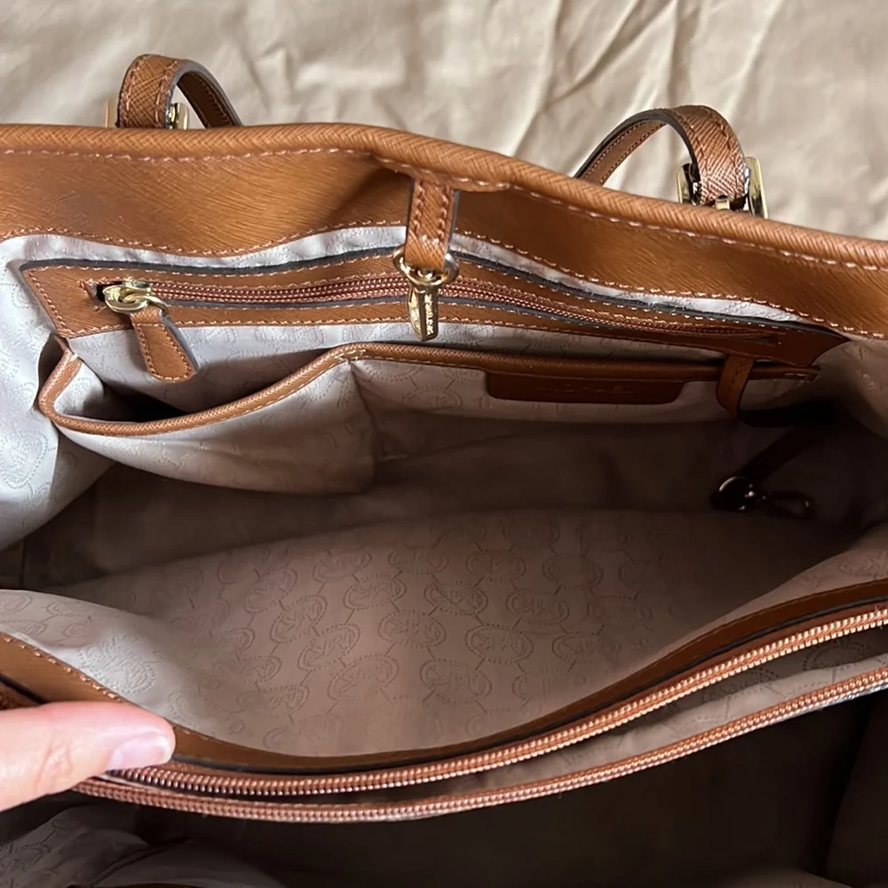 Michael Kors Purse - Picture 5 of 8